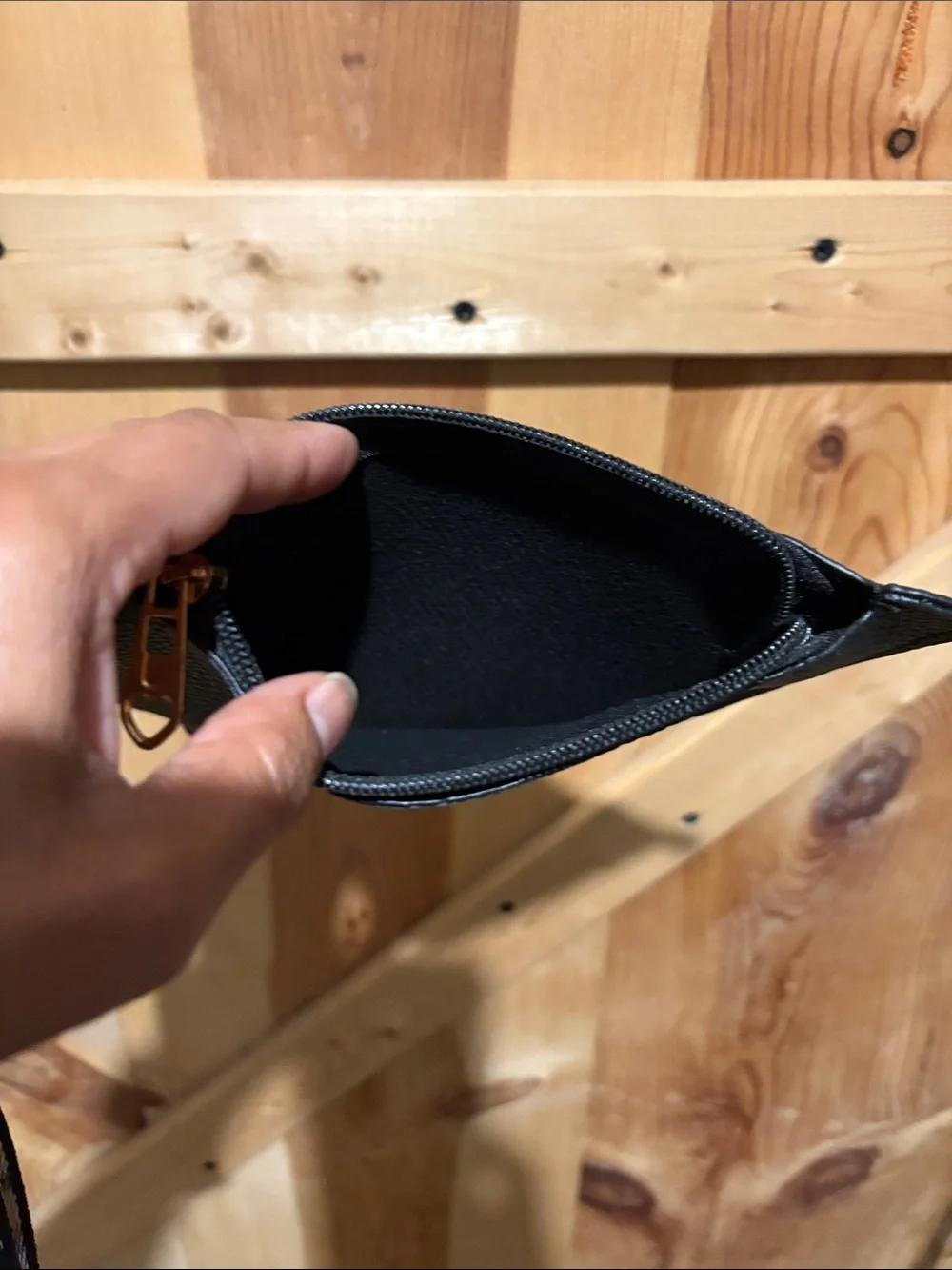 Black Heart-Shaped Wristlet Pouch - Women Accessories